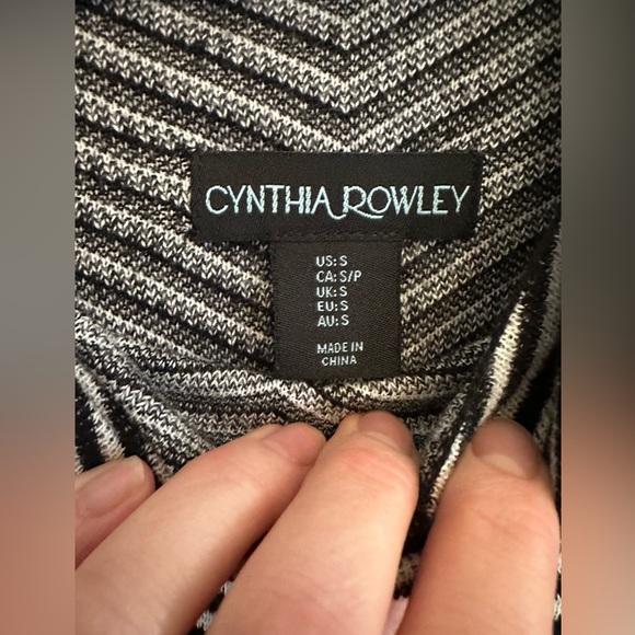 Cynthia Rowley chevron black and white sweater dress Size Small - Picture 3 of 5